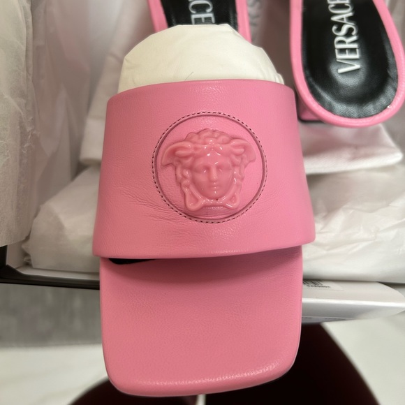 Versace Nappa Mule in Baby Pink - Picture 7 of 10